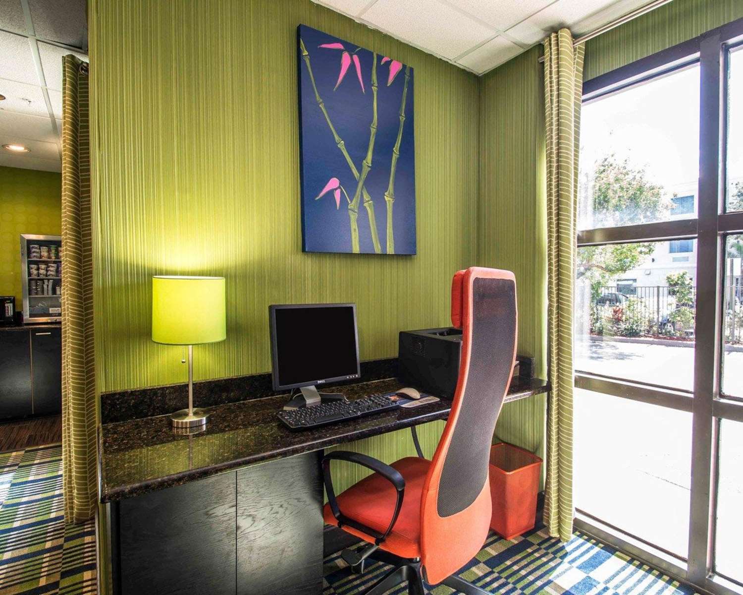 Comfort Inn & Suites Lantana - West Palm Beach South 32/40