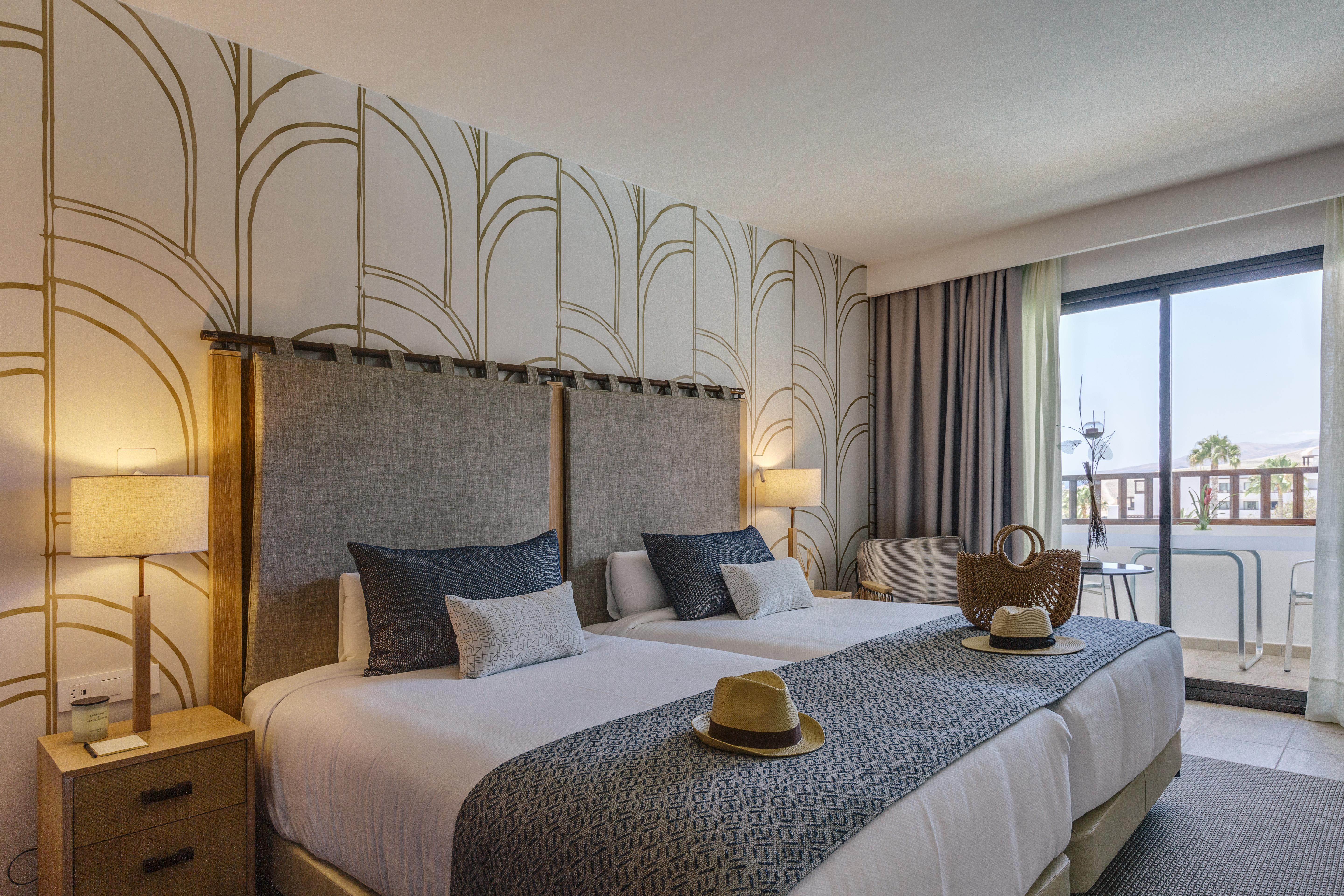 Club, Ocean View, Balcony or Terrace
