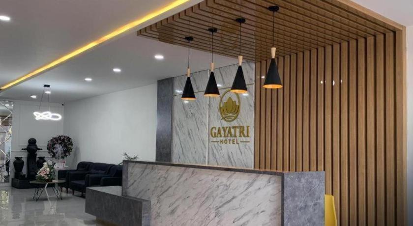 Hotel Gayatri Solo 6/19