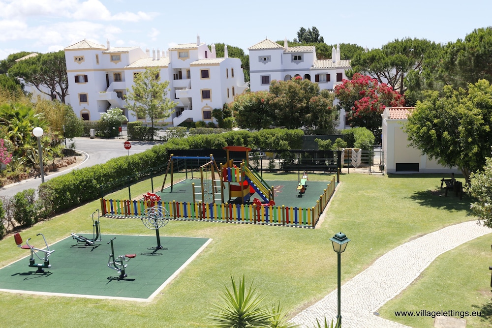 APARTAMENTOS THE OLD VILLAGE BY VILLAGE 4U 63/75
