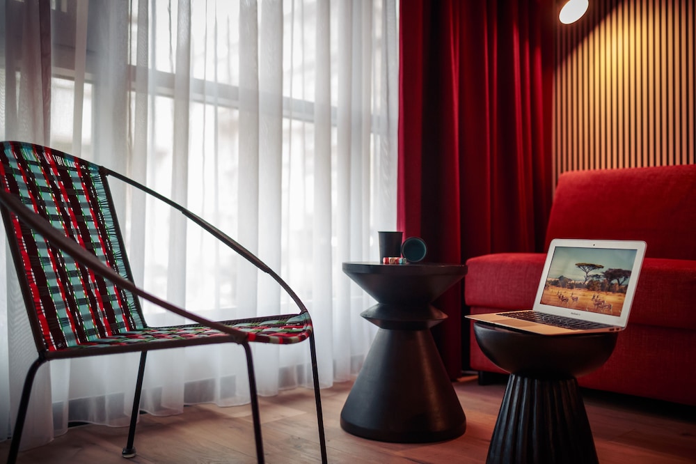 BOMA Easy Living Hotel 28/58