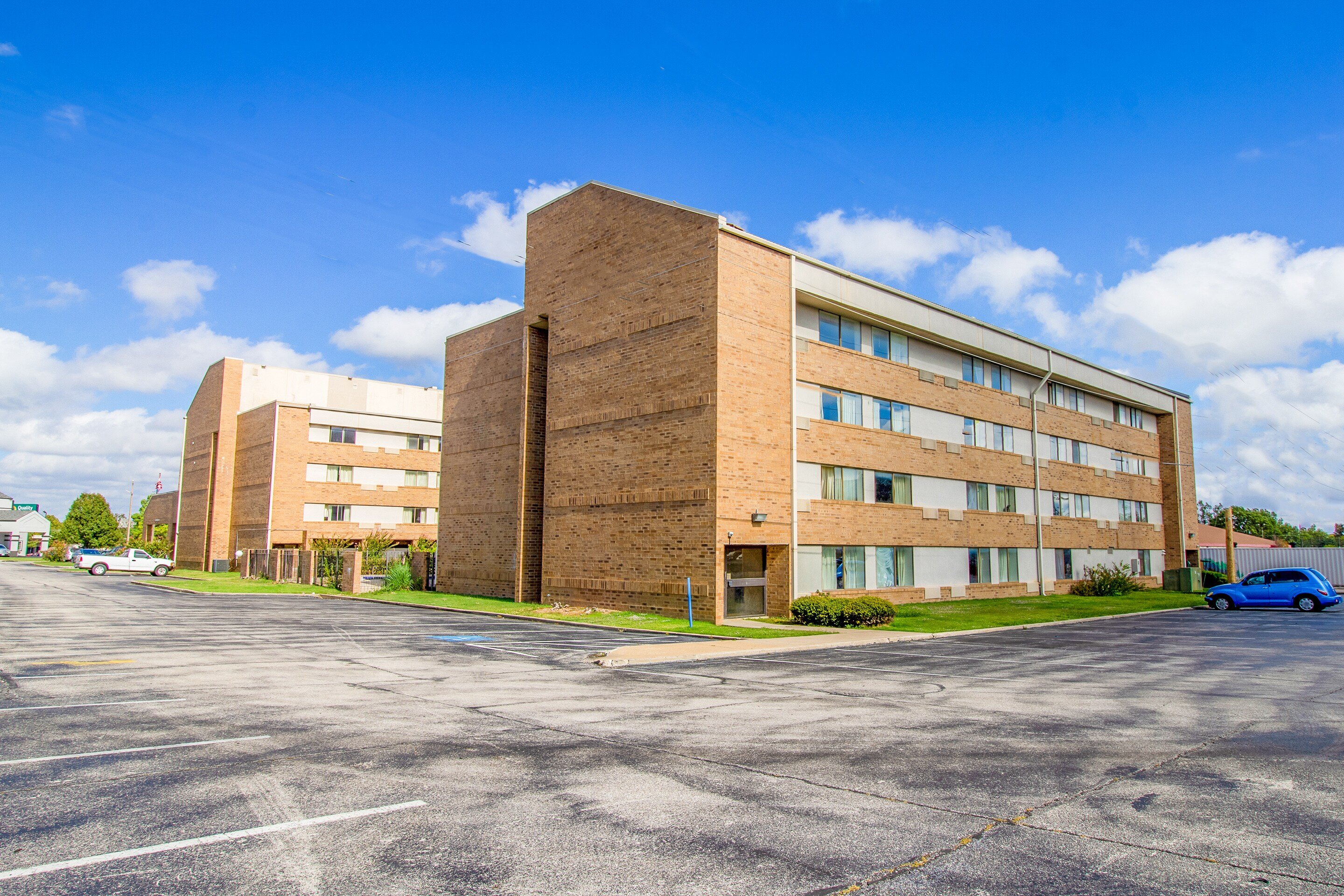 Tulsa Square Hotel Central, I-44 By OYO 42/42