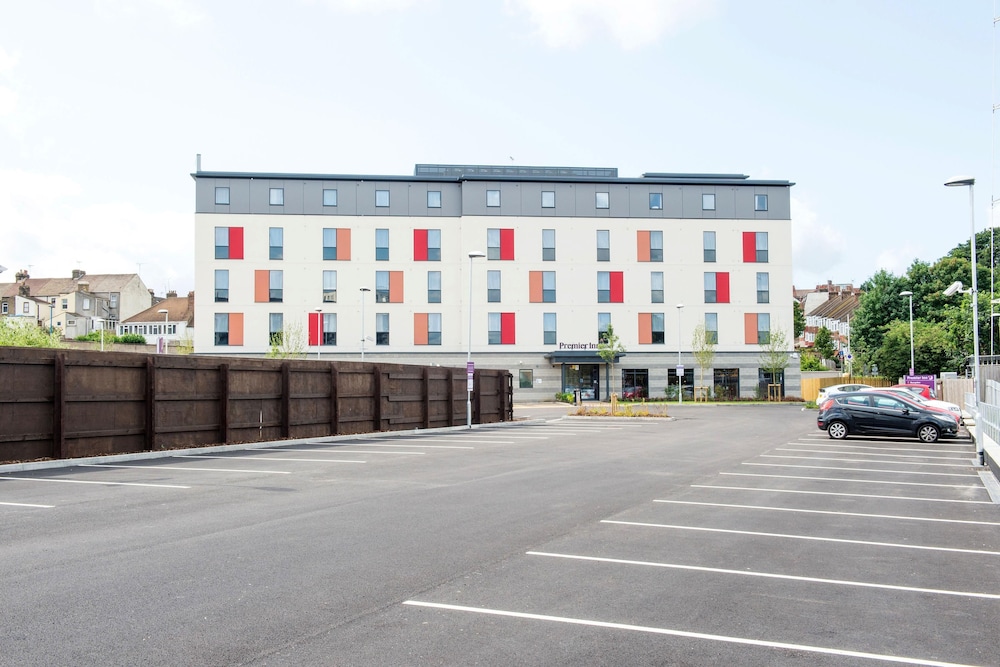 Premier Inn Chatham/Gillingham (Victory Pier) Hotel 48/52