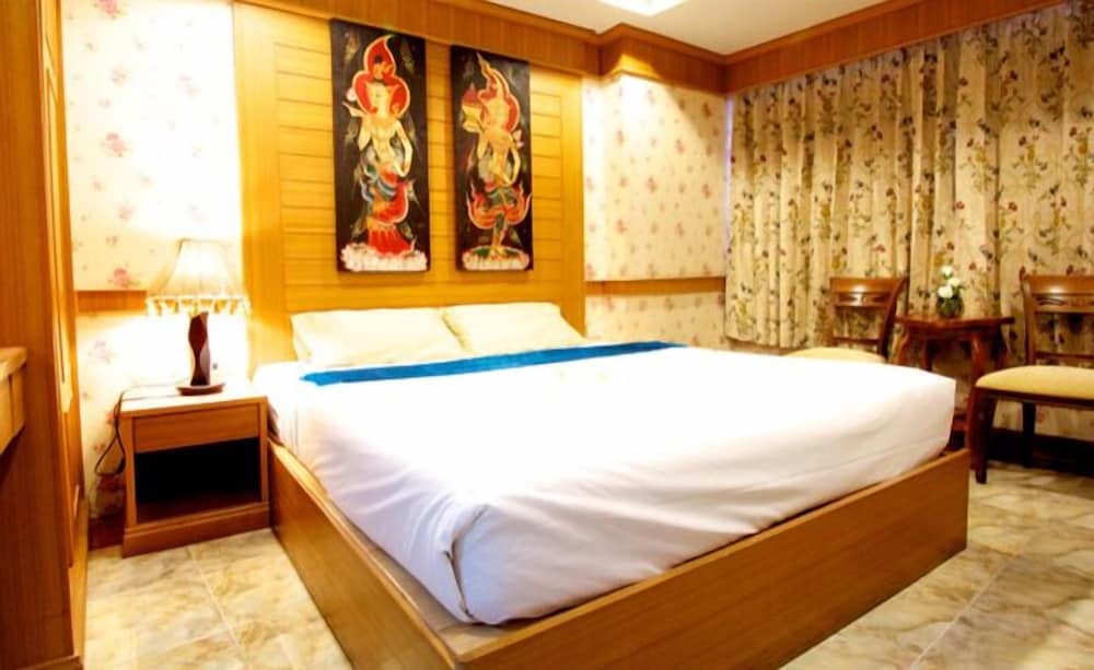 Dream Hotel 20/50