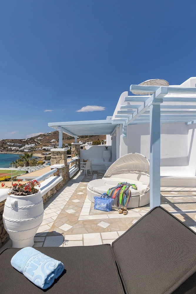 Saint John Hotel Villas and Spa 101/107