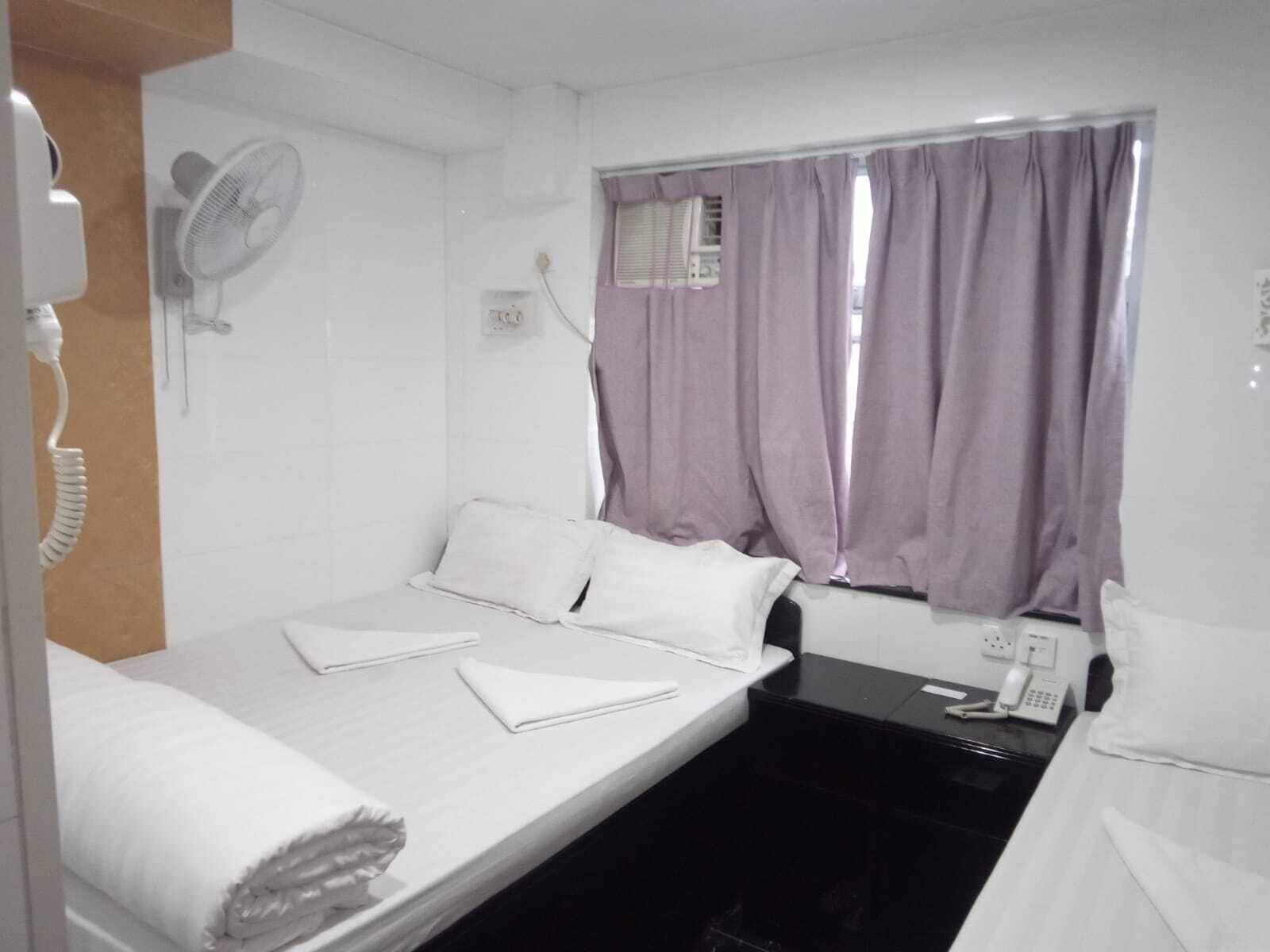 ROOM, TRIPLE