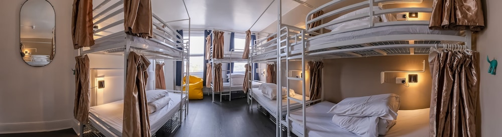 Book a Bed Hostels (ex. Venture Hostel) 56/64
