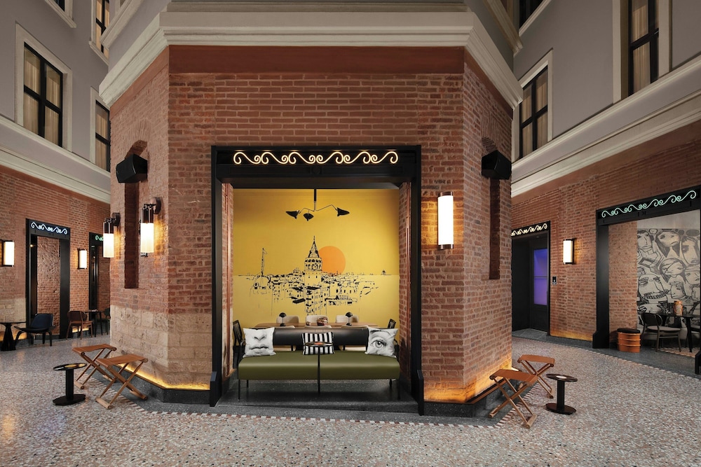 Moxy Istanbul Beyoglu 22/50