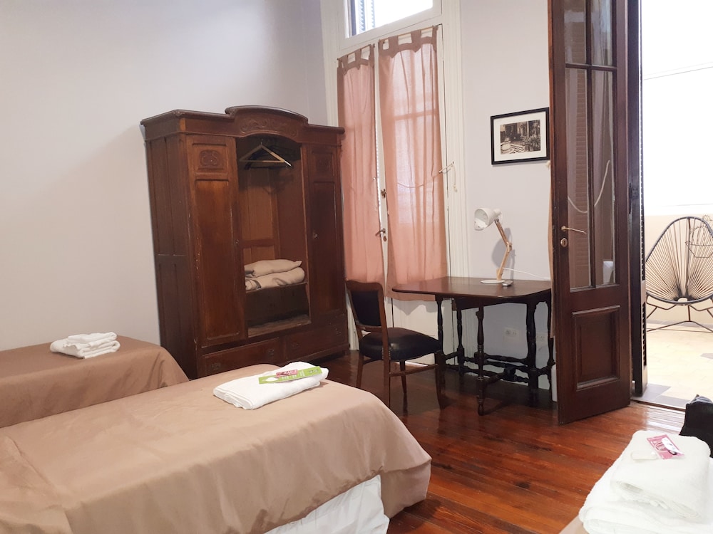 Sabatico Travelers Hostel 13/50