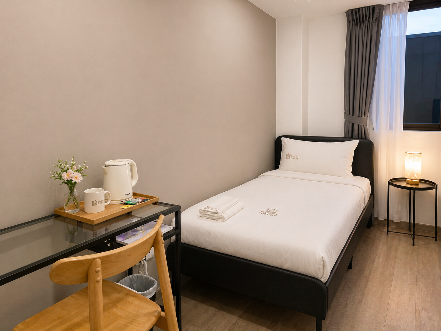 ROOM, SINGLE, SHARED BATHROOM