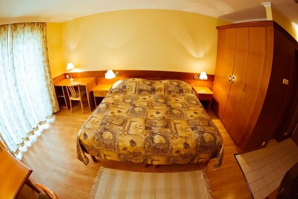 Holiday Club Heviz 28/50