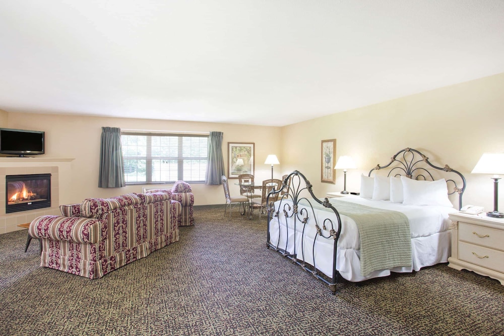 Wyndham Garden Galena Hotel & Day Spa 45/73