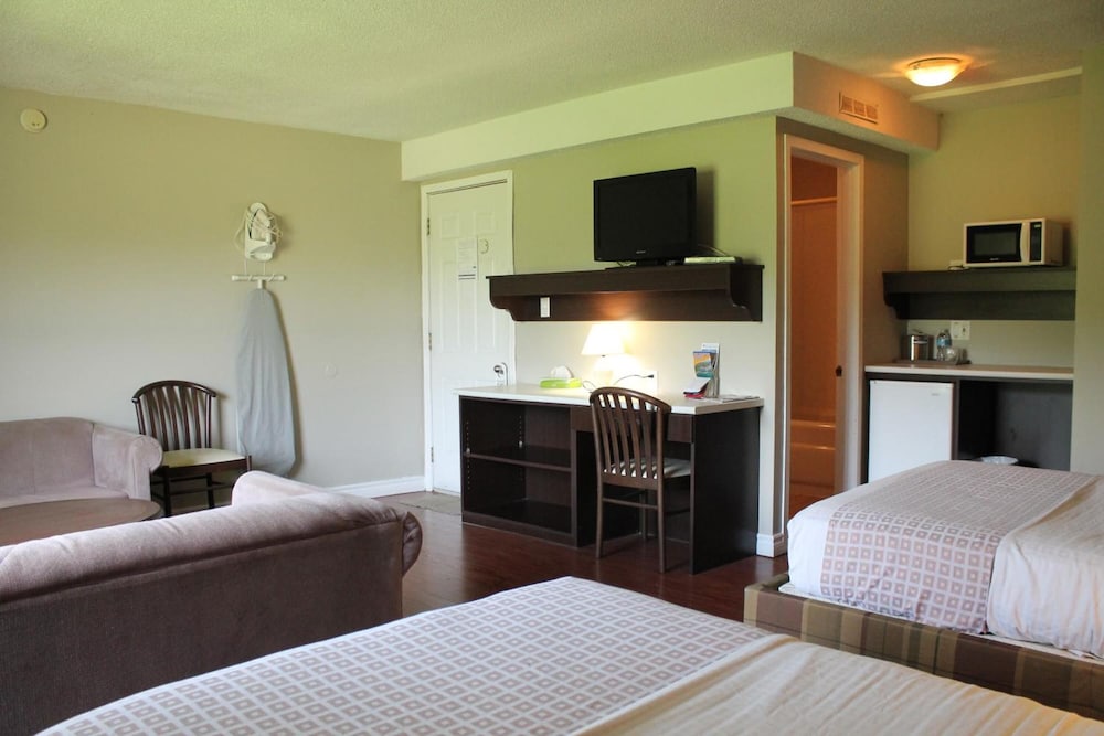 Leelas Villa Inn Flesherton 18/28
