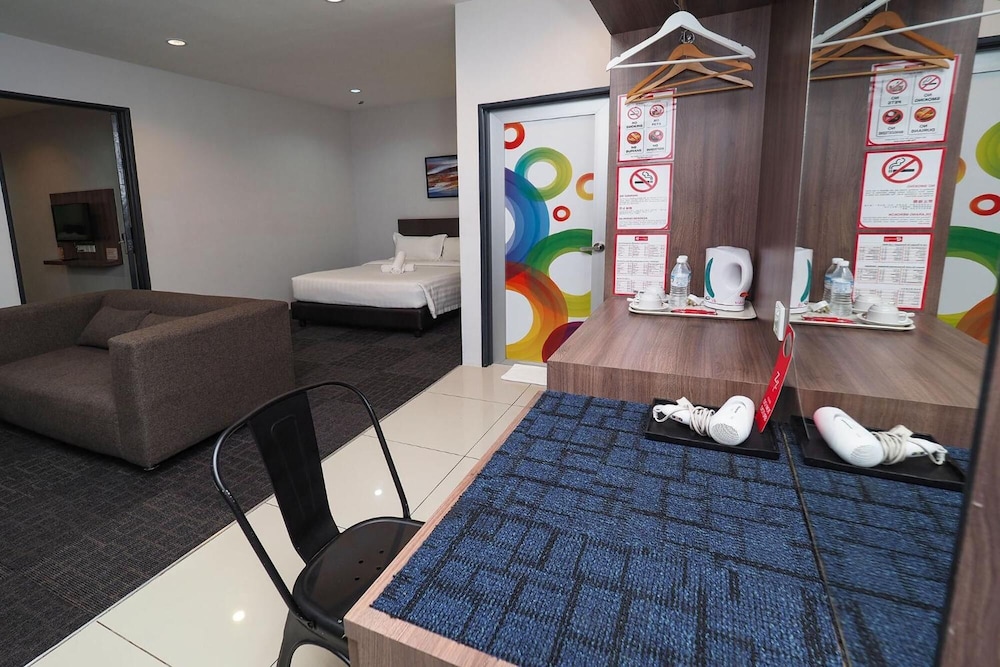 S Boutique Hotel 40/48