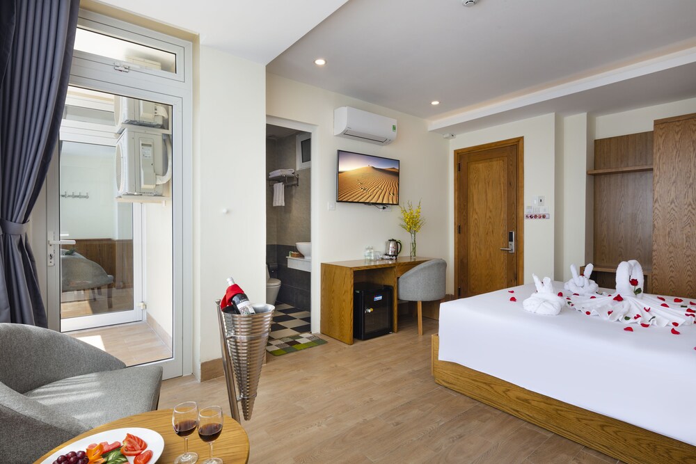 Quang Vinh Hotel 11/52