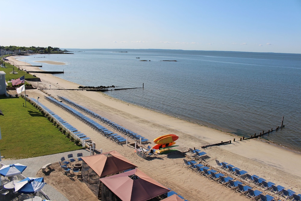 Waters Edge Resort Spa 41/50