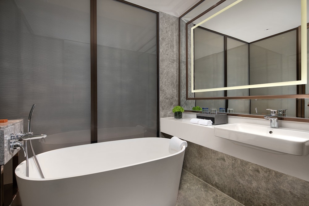 Crowne Plaza Shanghai Nanjing Road, an IHG hotel 13/71