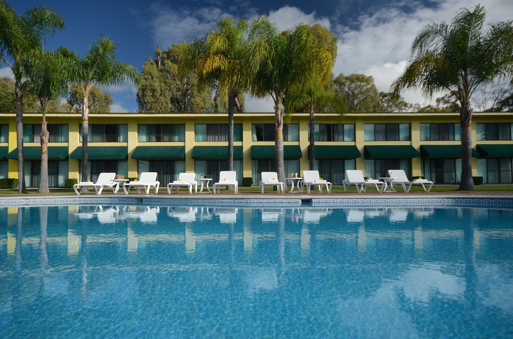 HOTEL REAL DE CHAPALA 39/42