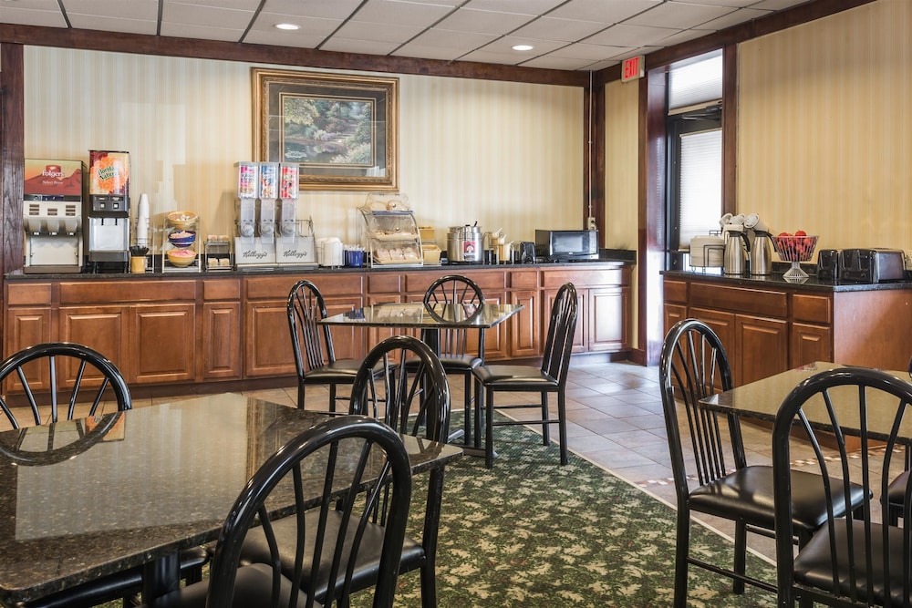 Days Inn by Wyndham Pittsburgh 19/24