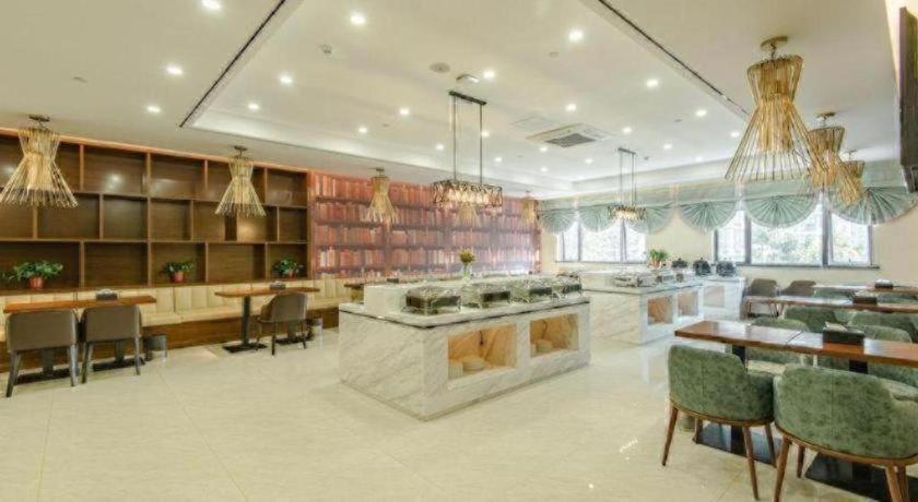 Gem Hefei Qianshan North Road Phoenix Hotel 42/50