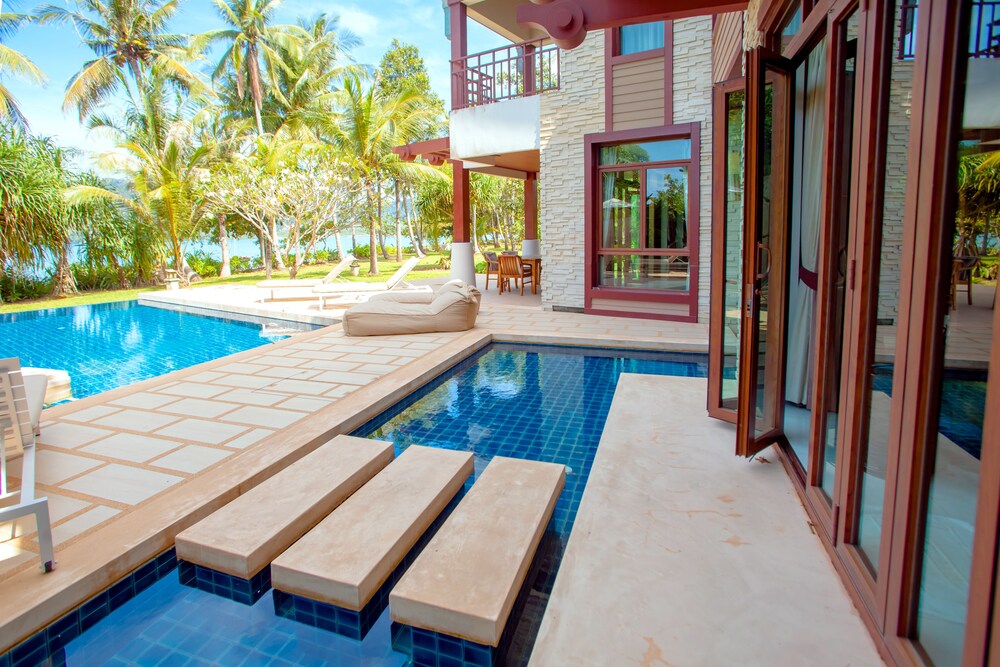 Amatapura Beach Villa 1 12/59