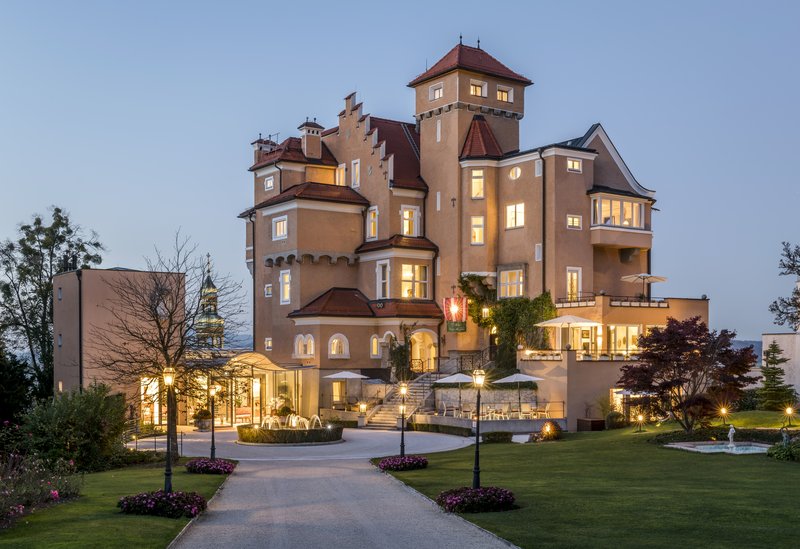 Schloss Monchstein Hotel 2/84