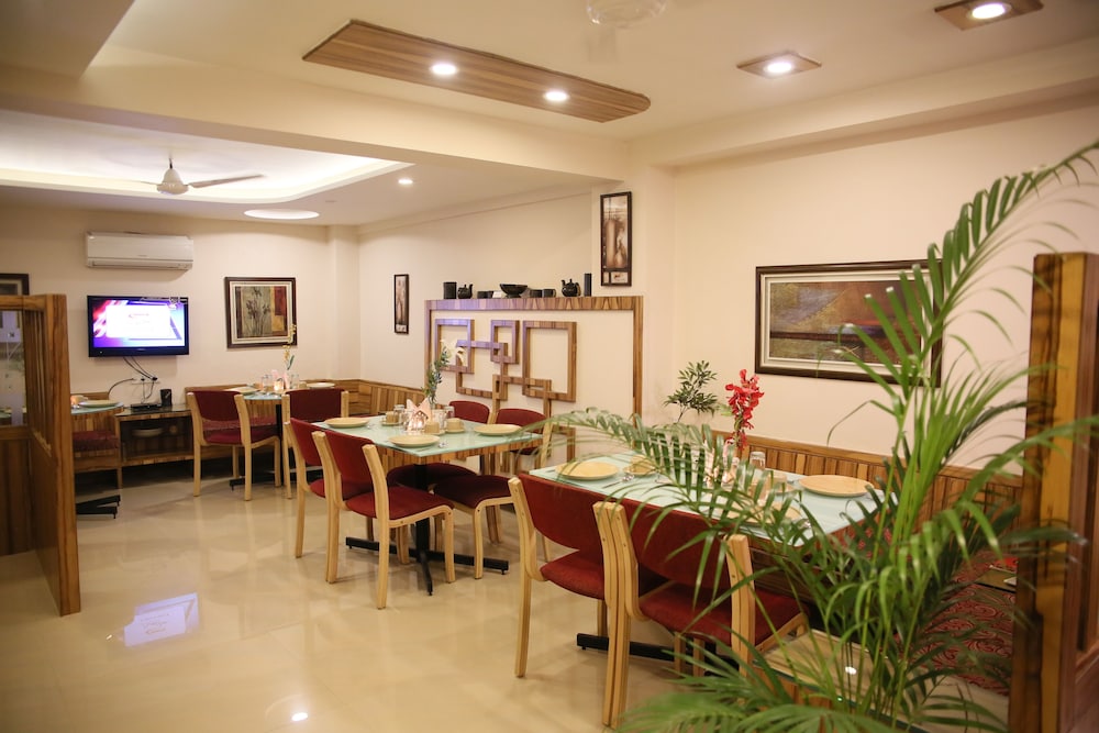 HOTEL GK PALACE 18/25