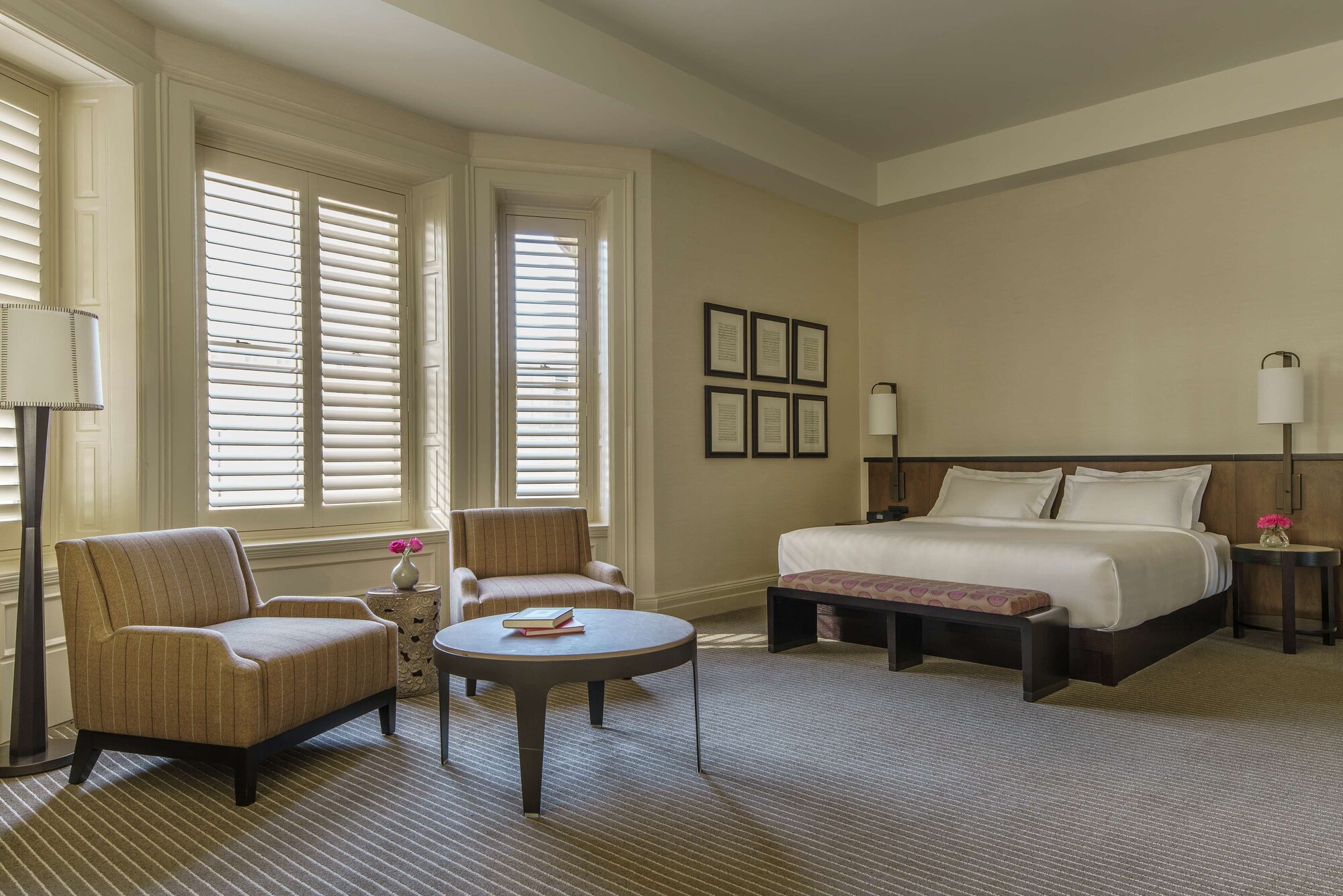 ROOM, KING BED, CITY VIEW