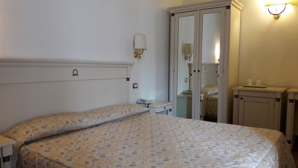 Hotel Quadrifoglio by Mancini 25/50