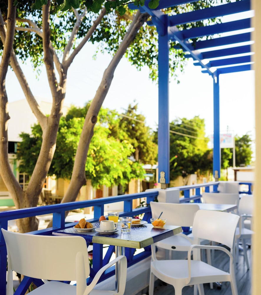 Karidis Hotel 35/48