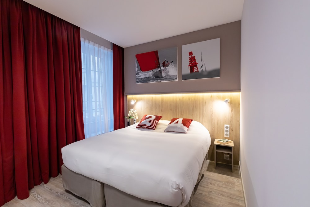 Hotel des Marins 10/50