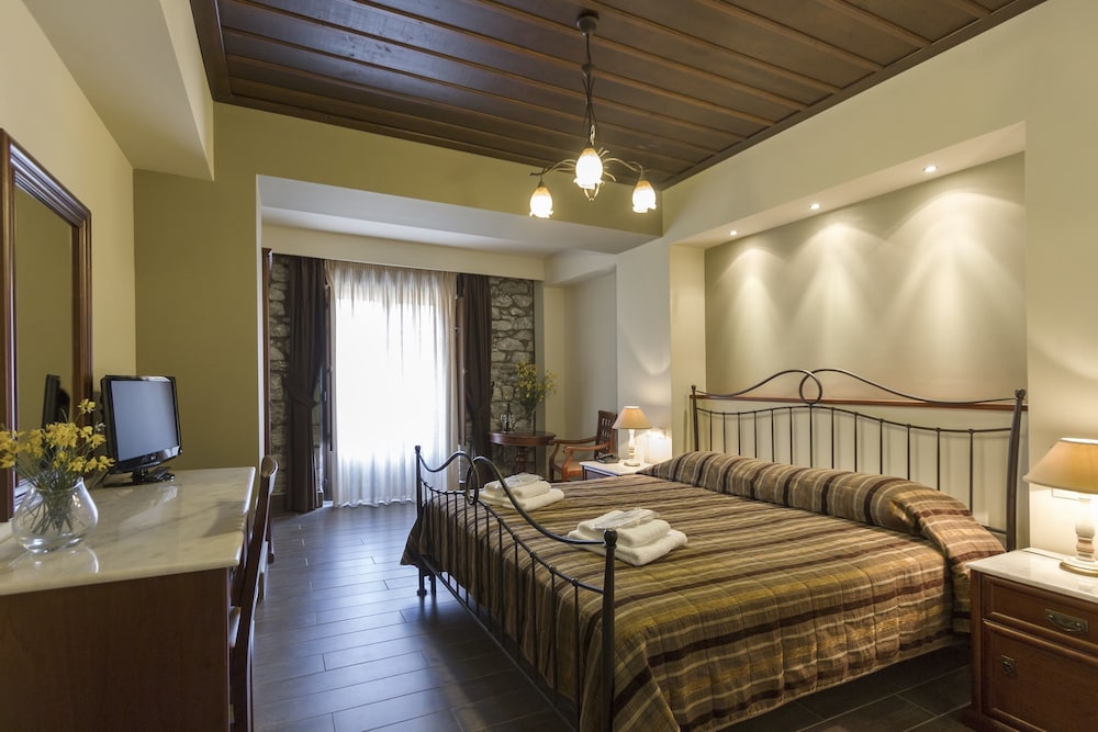ITILO TRADITIONAL HOTEL 18/68