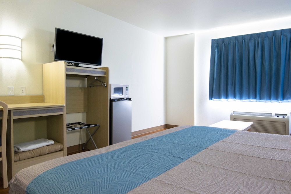 Motel6 Las Cruces, NM - Telshor 24/45