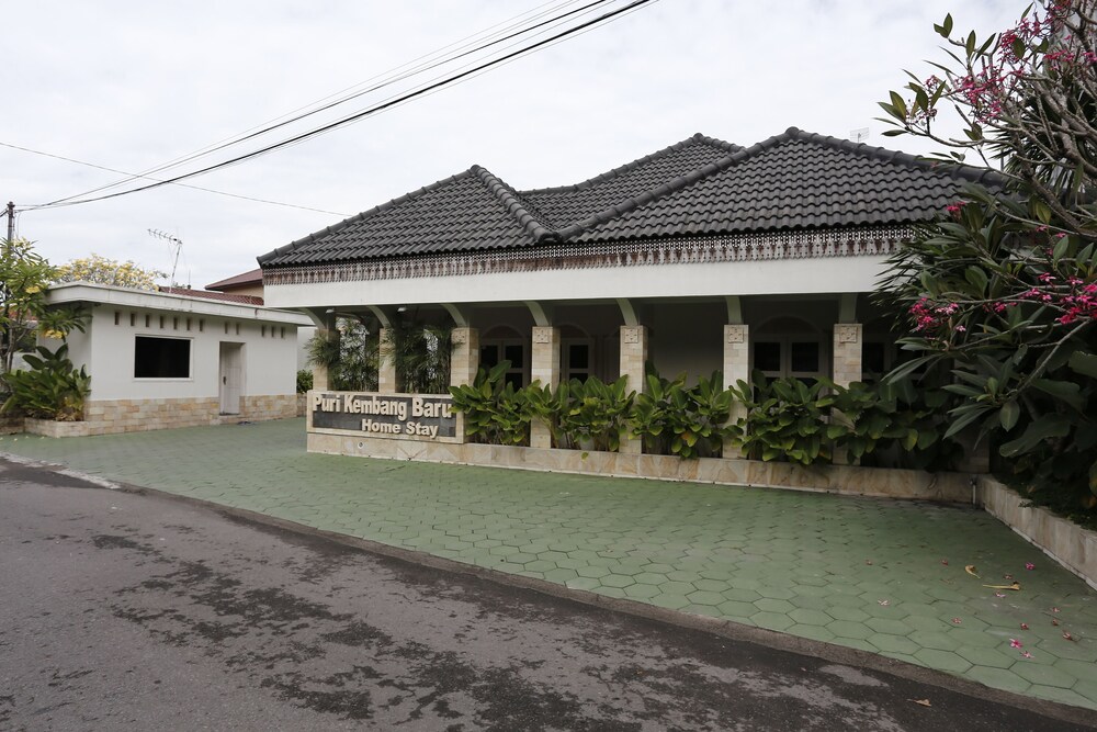 Reddoorz Near Adisucipto Airport 2 1/36