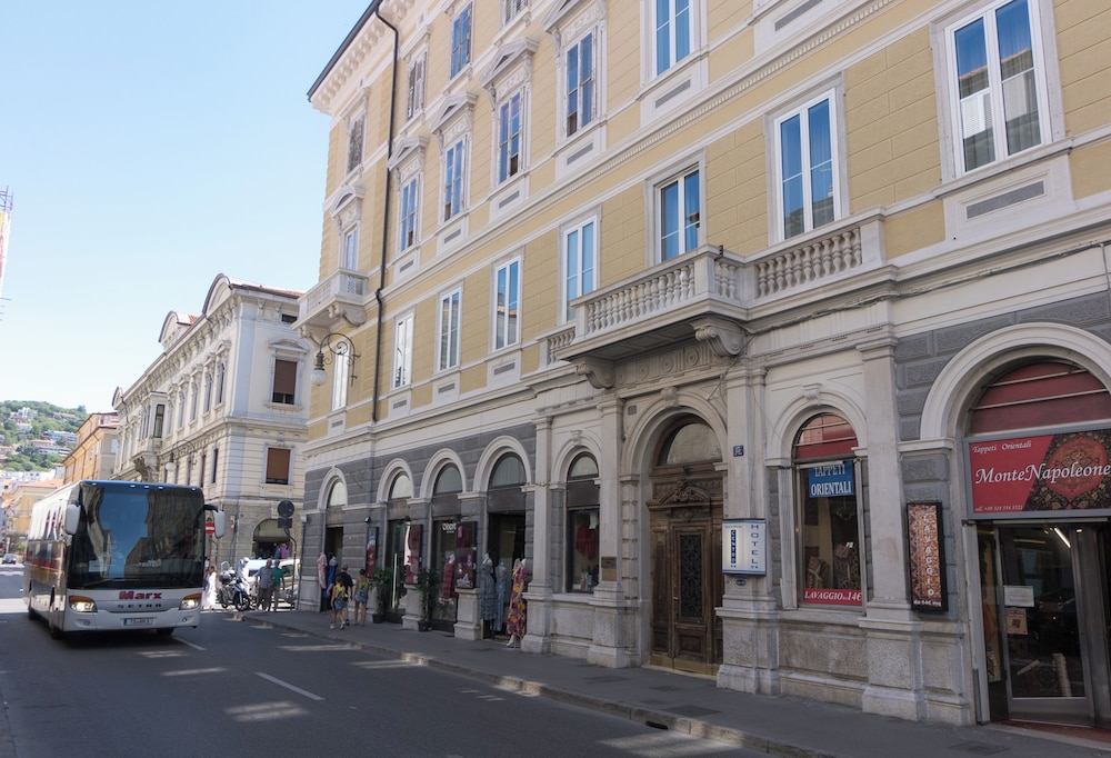 Nuovo Albergo Centro 42/50