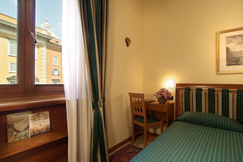 Residenza Paolo VI 30/67