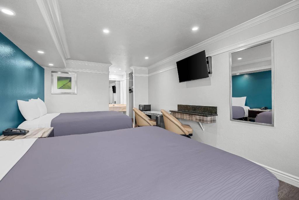 Room, 2 Queen Beds