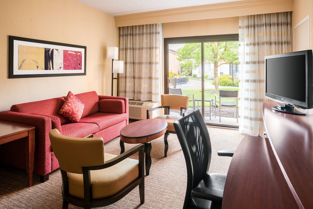 Courtyard by Marriott St Louis Creve Coeur 17/26