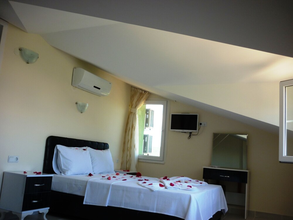 THE GREEN VALLEY HOTEL 21/65