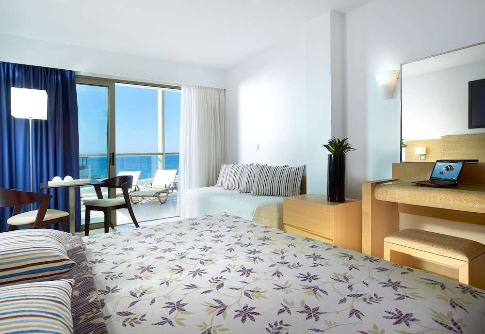 Albatros Spa and Resort Hotel 18/56