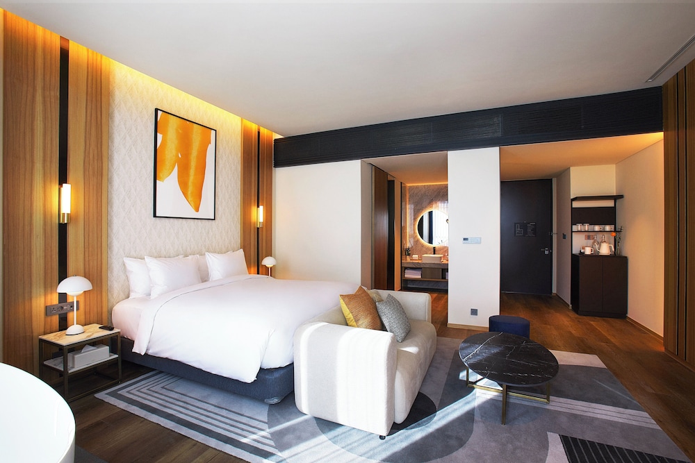 جناح بسرير كينج مع أريكة، voco Seoul Gangnam, an IHG Hotel 8/9