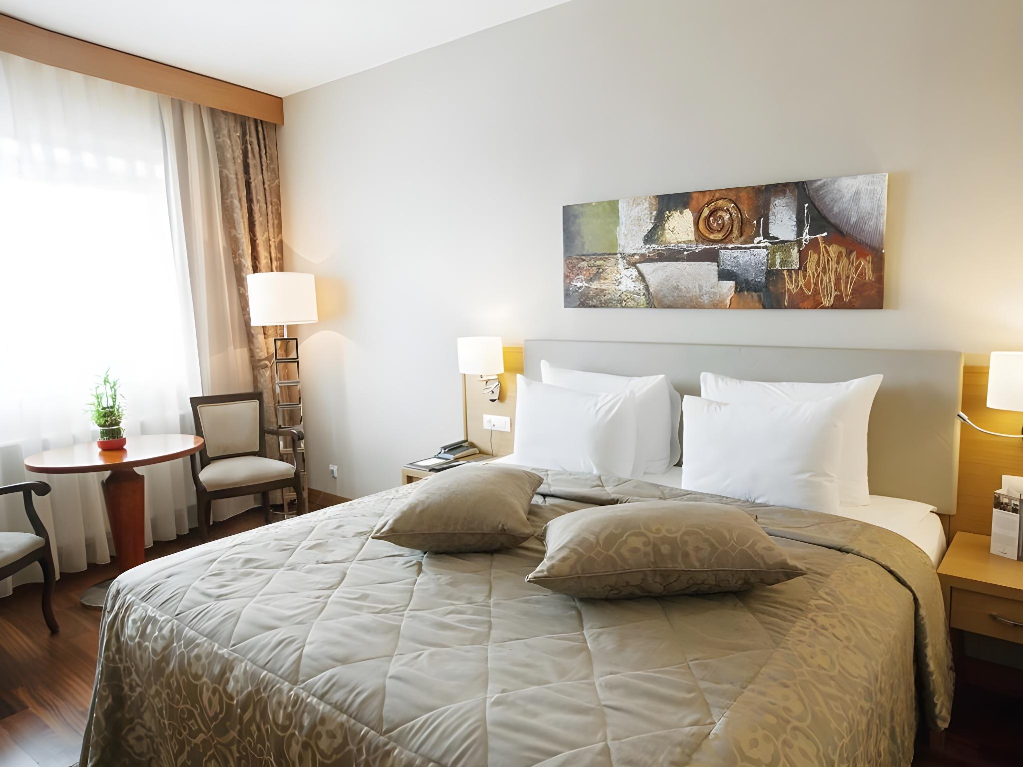 Suite, Apartment