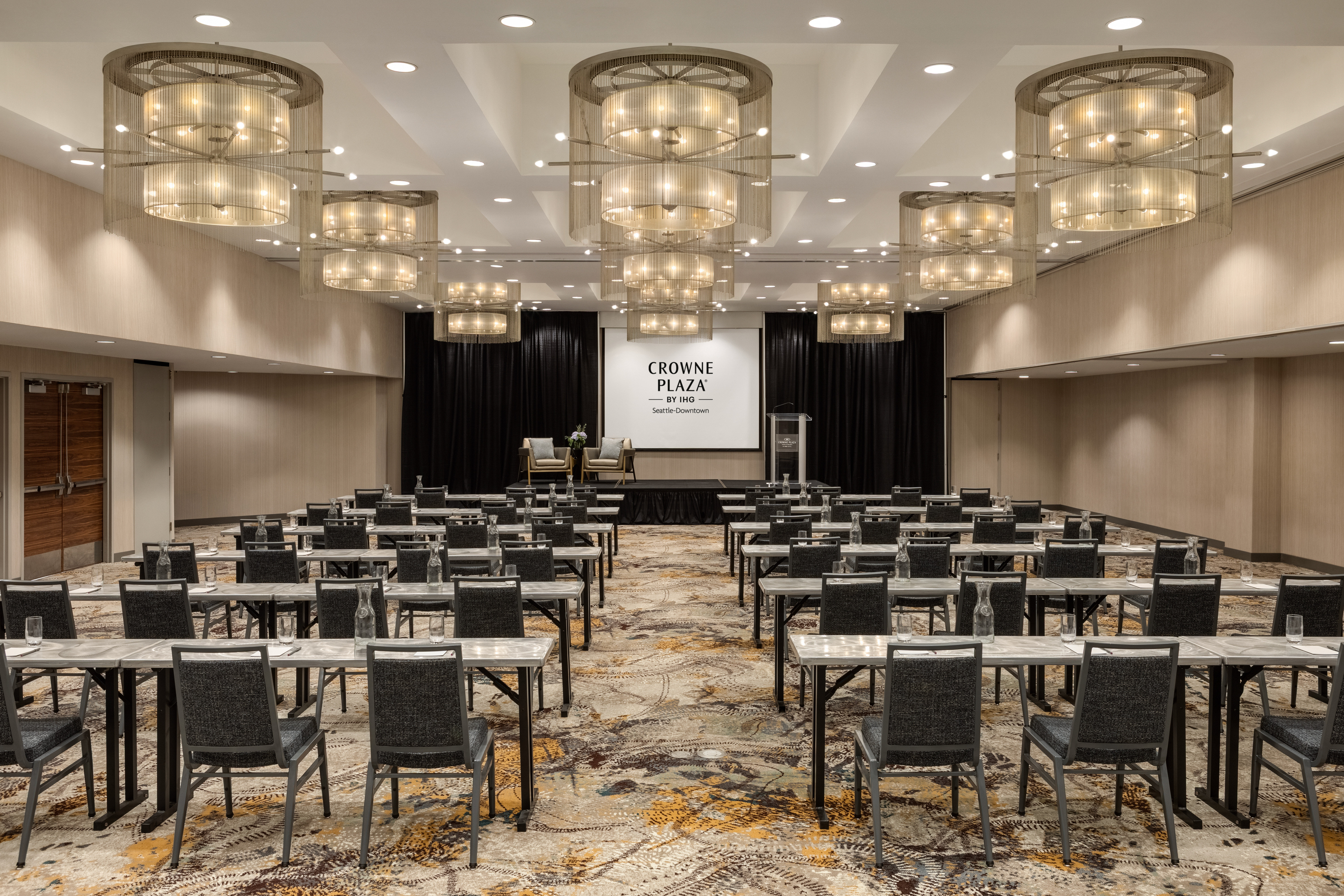 Crowne Plaza Seattle Hotel 64/80