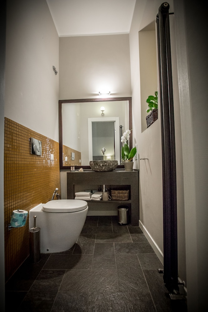 Chic Town Luxury Rooms 66/69