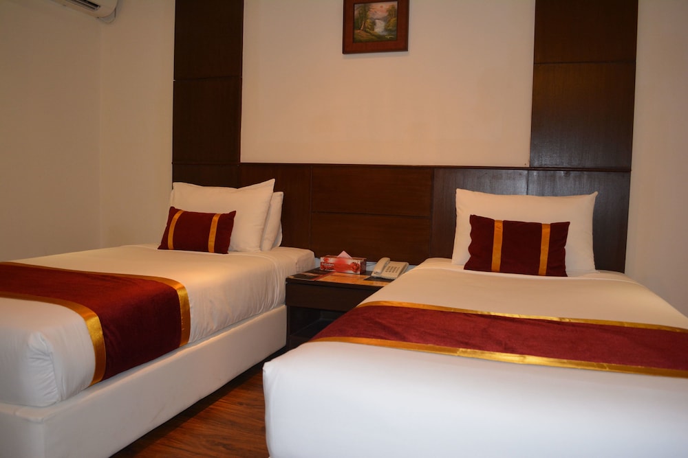 GRAND ORIENTAL HOTEL 16/60