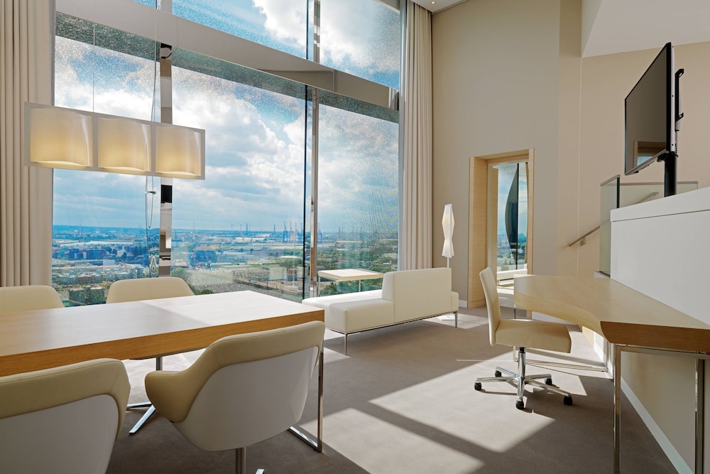 THE WESTIN HAMBURG 47/72