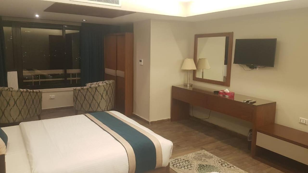 Hotel River Nile Edge 4/18