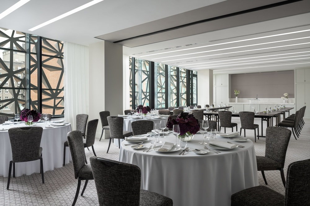 Four Seasons Hotel Montreal 62/68