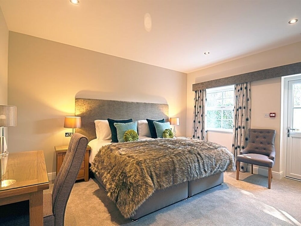 Black Bull Inn 2/40