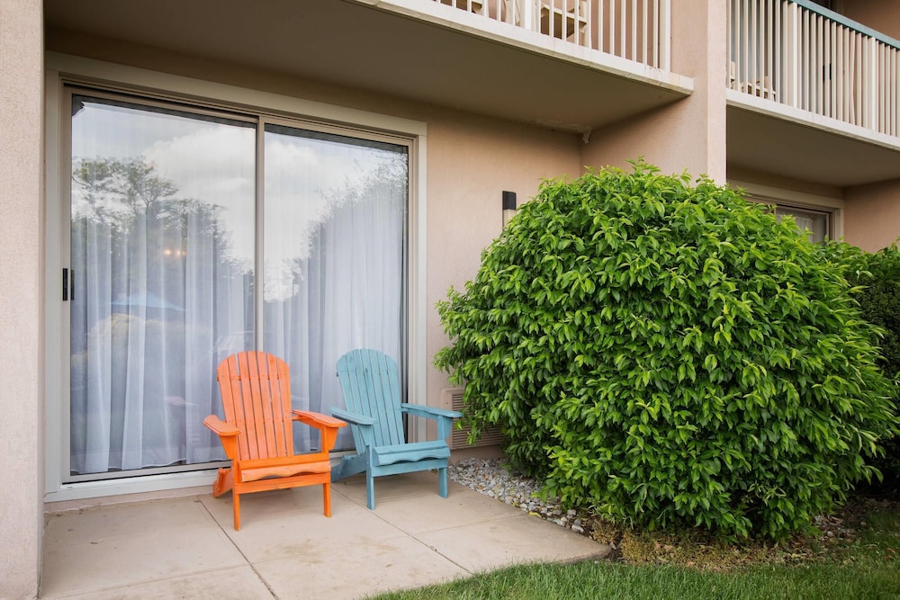 Howard Johnson by Wyndham Toms River 41/41